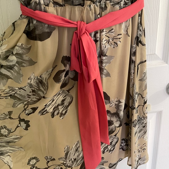 Plus size Midi length cocktail dress. - Picture 5 of 5